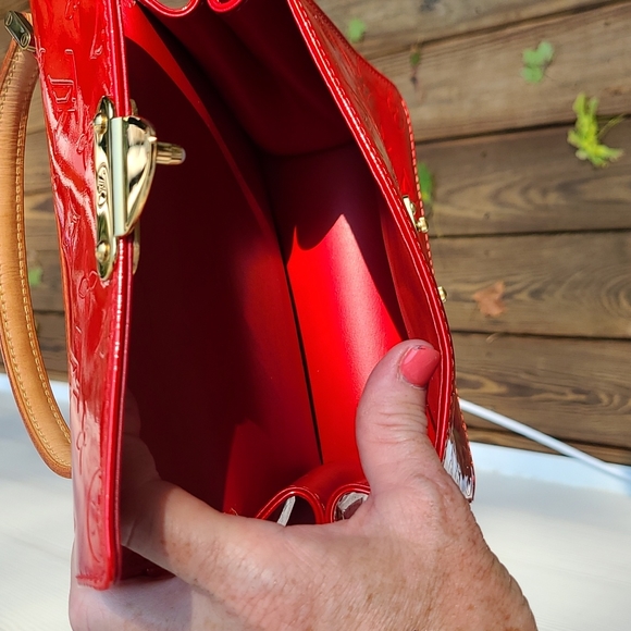 LOUIS VUITTON SPRING STREET RED VERNIS BAG - Picture 7 of 15